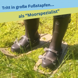 SOM-Card with legs in rubber boots and snowshoes to walk over peat moss (Photo: Amelie Hünebeck-Wells)